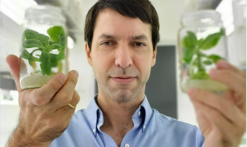 Lucas Lieber, ingeniero agrónomo, y el bioquímico